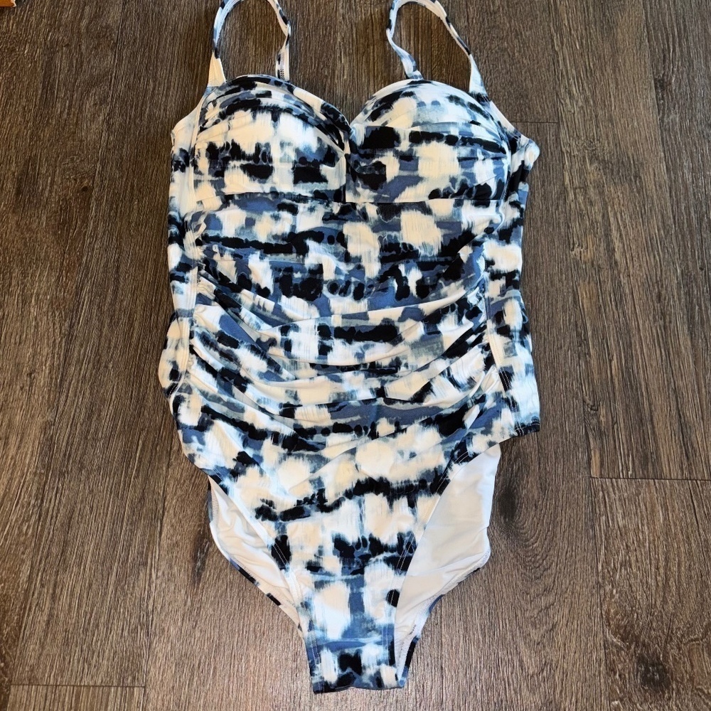 Niptuck swim size 12 One piece swimsuit great condition